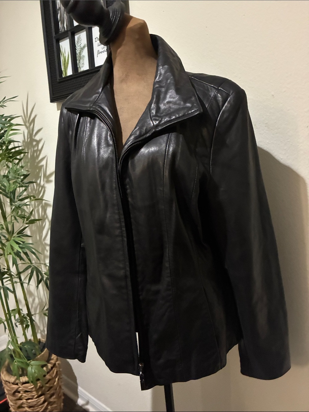 Avanti Black Women's Leather Zip Jacket